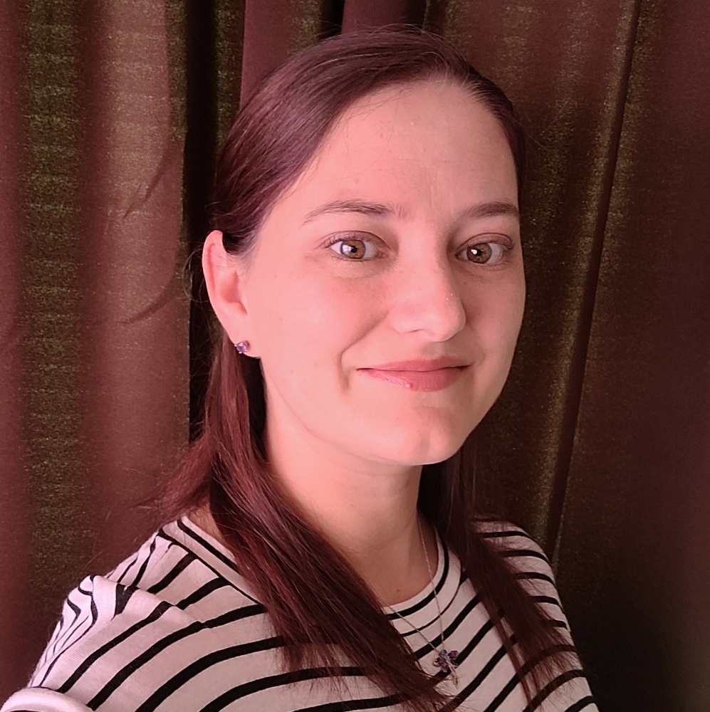 Meet your Posher, Crystal